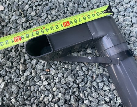 雨樋　サイズを計測　曲がり　エルボ